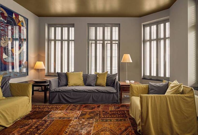 سوییت جونیور, Miss Blanche