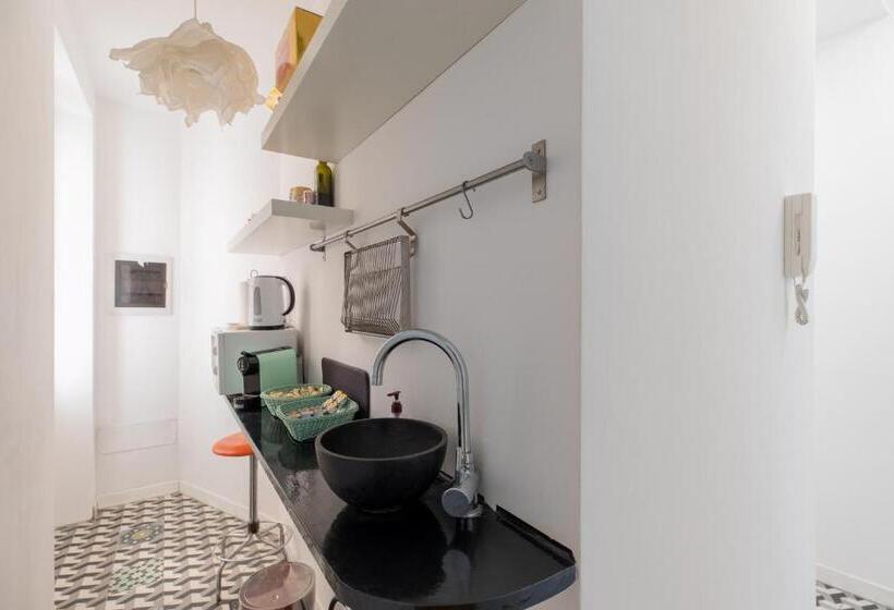 اتاق استاندارد سه نفره, Colosseo Con Il Cuore