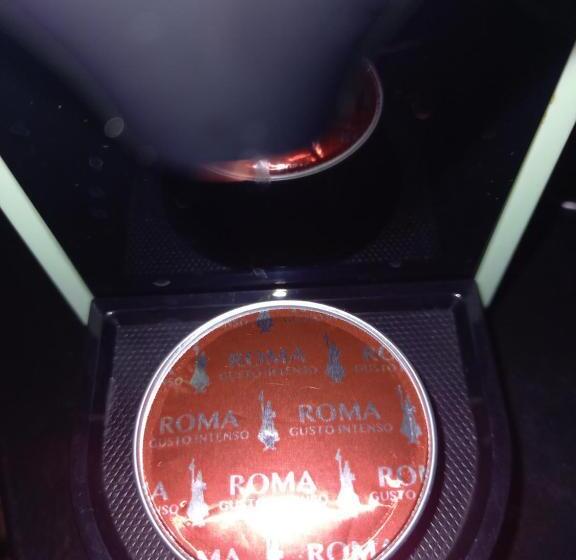 اتاق استاندارد یک نفره, Colosseo Con Il Cuore