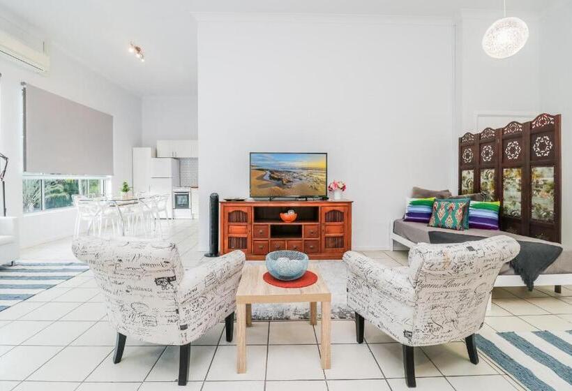 高级工作室, Sandcastles 1770 Motel & Resort