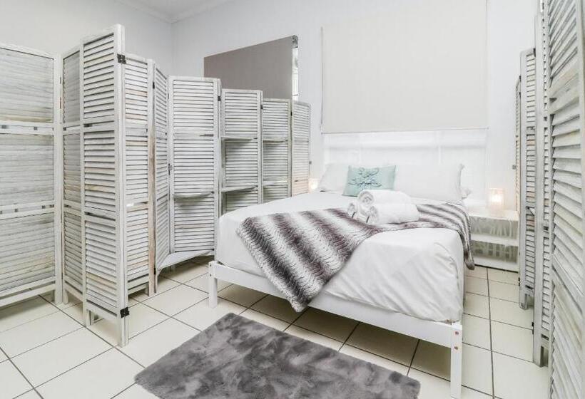 高级工作室, Sandcastles 1770 Motel & Resort