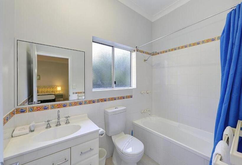 标准工作室, Sandcastles 1770 Motel & Resort