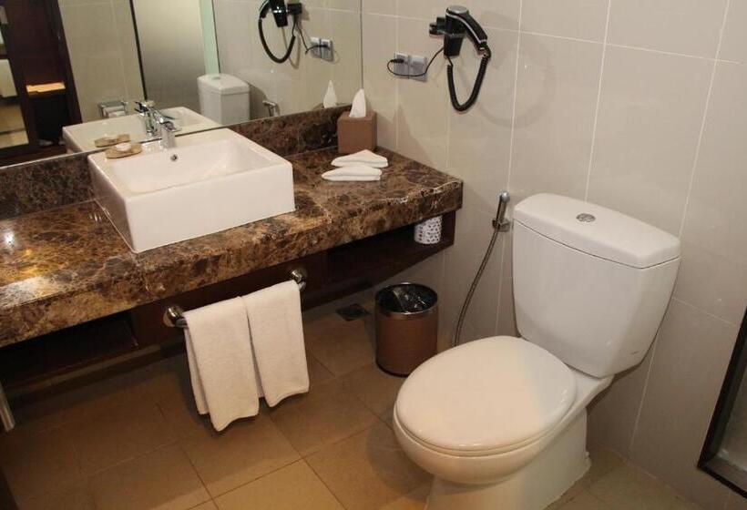 غرفة قياسية مطلّة علي حمام السباحة, Swiss Belhotel Danum Palangkaraya