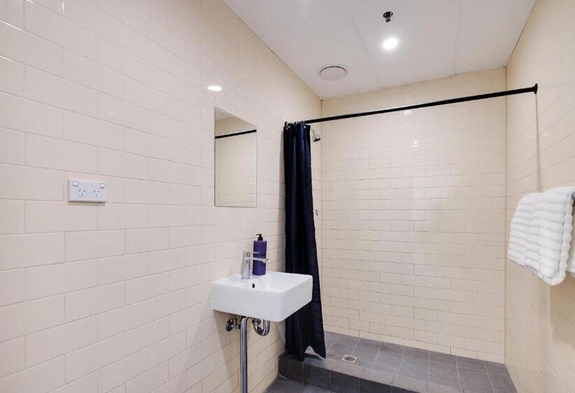 سرير فى غرفة مشتركه, Trademark Hostel Sydney