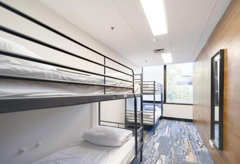 سرير فى غرفة مشتركه, Trademark Hostel Sydney