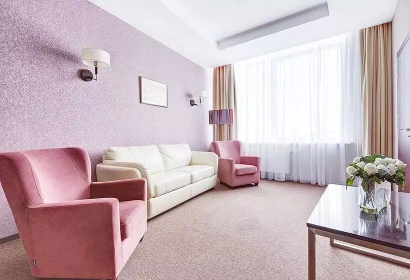 スイート, Victoria Olimp Hotel Minsk