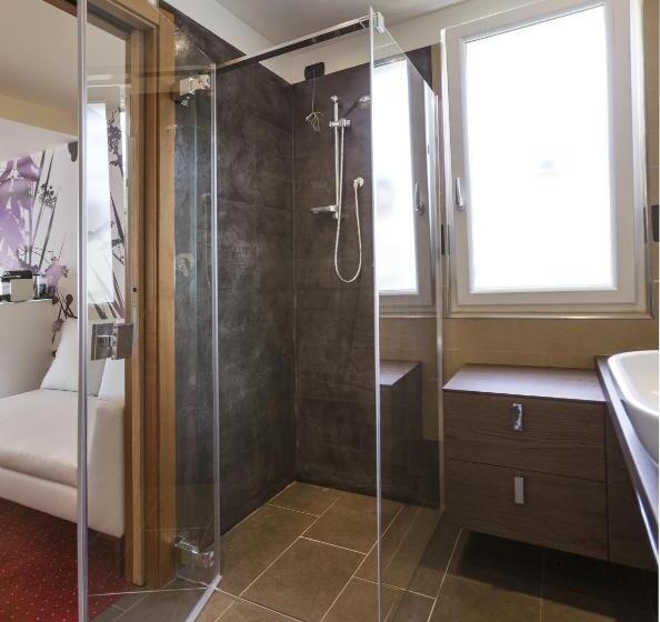 带河湖景观的轻年套房, Wellness Hotel Casa Barca