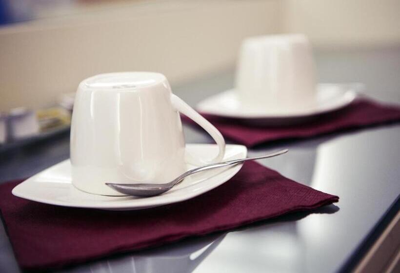 带河湖景观的轻年套房, Wellness Hotel Casa Barca