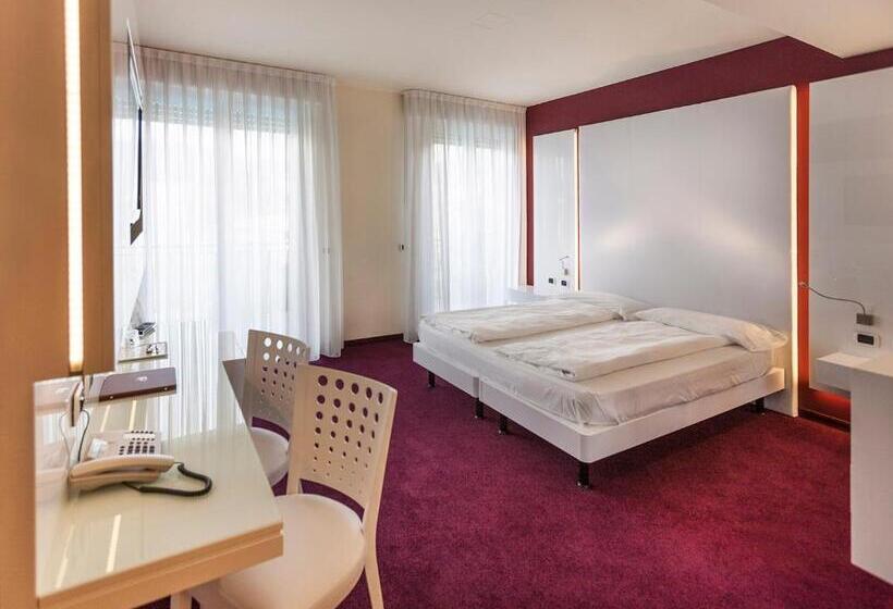 Номер Deluxe Вид на Озеро, Wellness Hotel Casa Barca