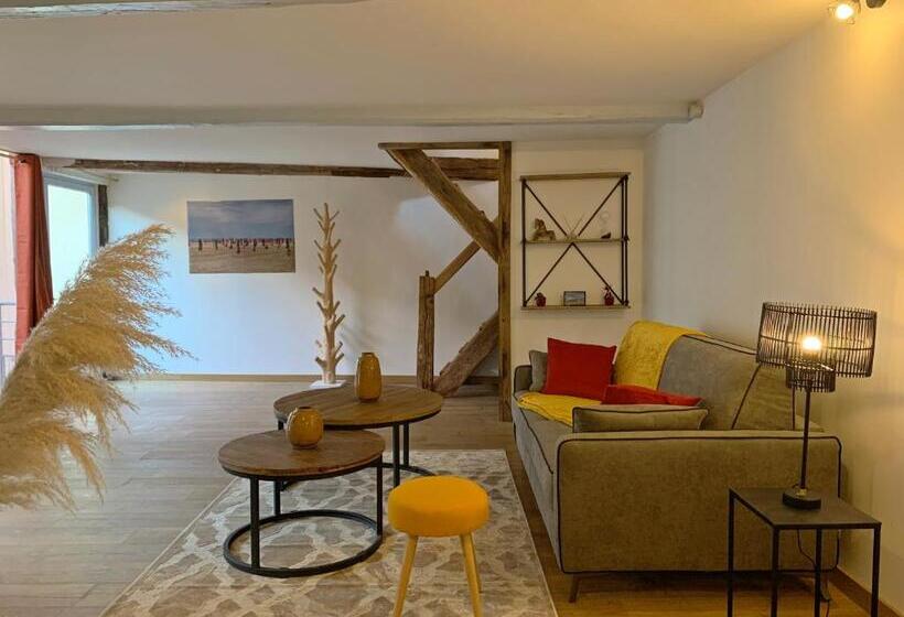 غرفة عائلية, L Ecole Des Demoiselles