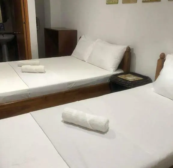 اتاق راحتی سه تخته, Seascape Lodging House