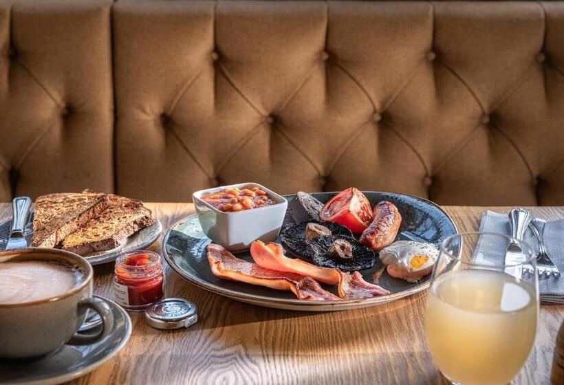 غرفة سوبيريور, The Cricketers Clavering