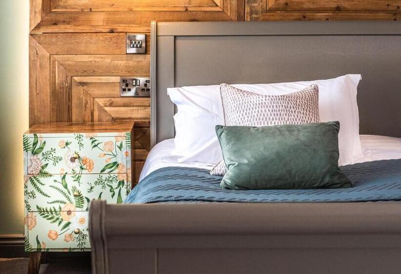 غرفة سوبيريور, The Cricketers Clavering