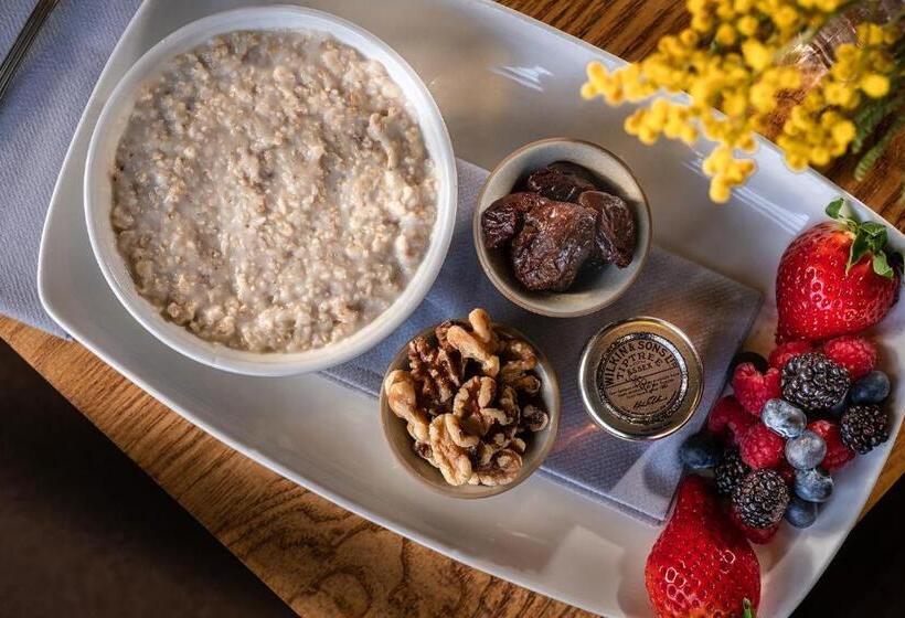 غرفة قياسية, The Cricketers Clavering