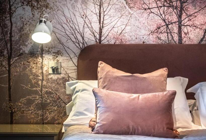 غرفة قياسية, The Cricketers Clavering