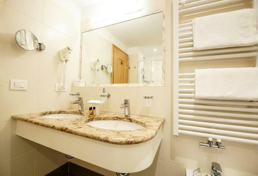 Трехместный Номер Стандарт с Балконом, Garni Crepaz