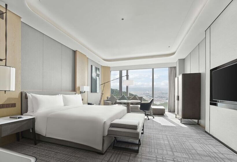 デラックスルーム, Hilton Zhuji