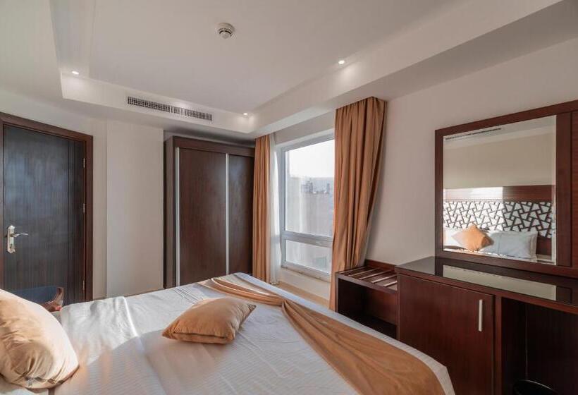 Deluxe Room Mountain View, Petra Elite