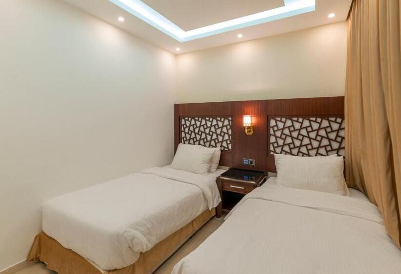 Deluxe Room Mountain View, Petra Elite