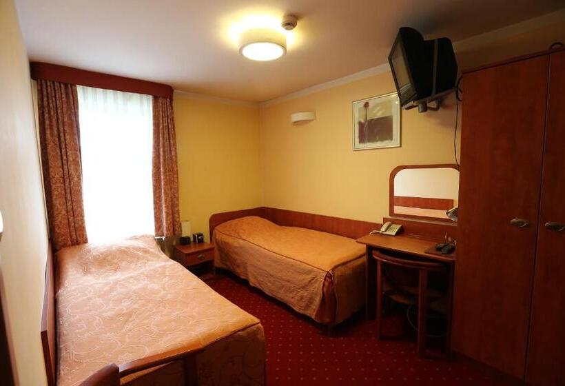 חדר סטנדרט לארבעה, Korona