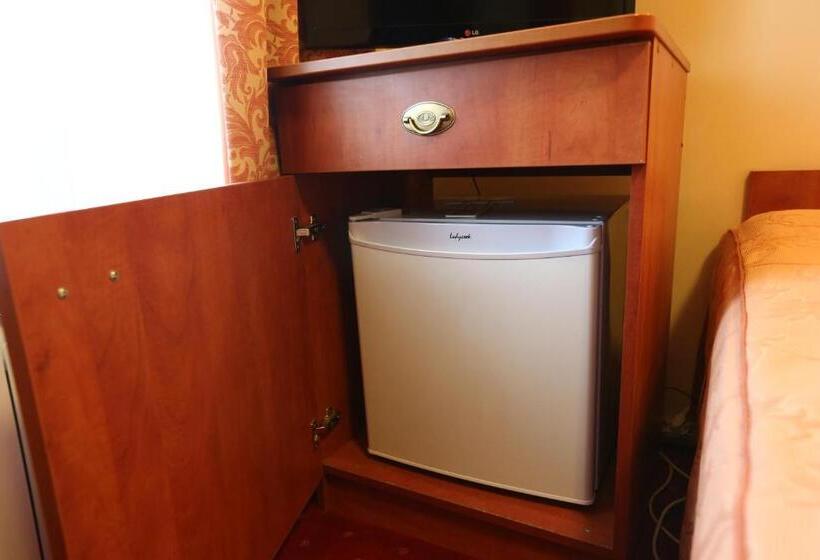 דירת חדר, Korona