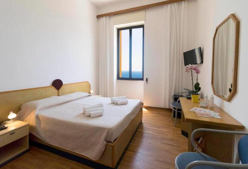 חדר סטנדרט נוף לים, Albergo Palazzo