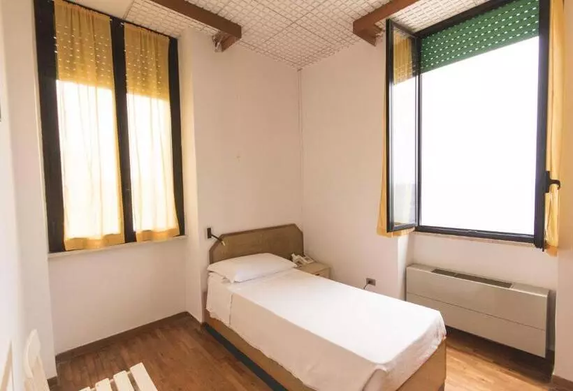 景色の見えるスタンダード４人部屋, Albergo Palazzo