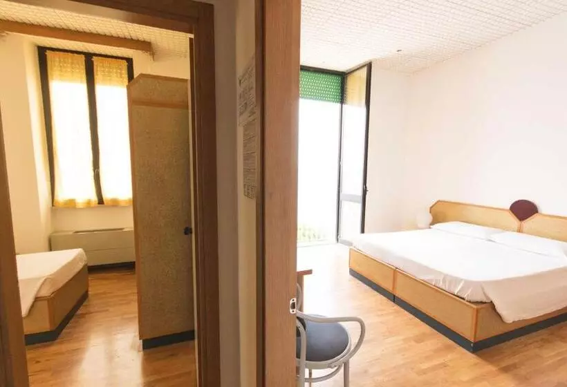 景色の見えるスタンダード４人部屋, Albergo Palazzo