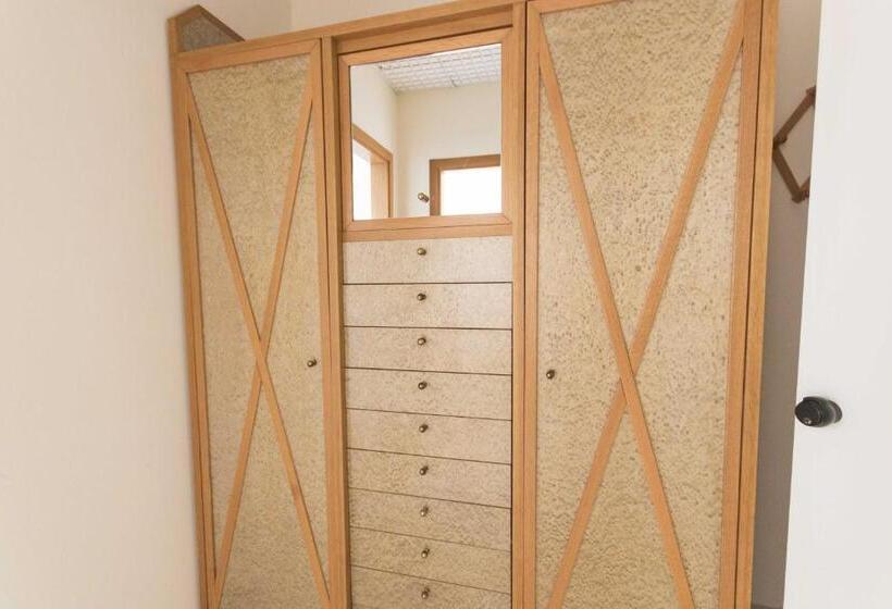 חדר לארבעה סטנדרטי עם נוף לגינה, Albergo Palazzo