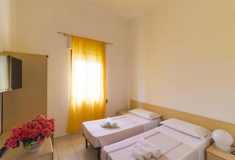 חדר אקונומי, Albergo Palazzo