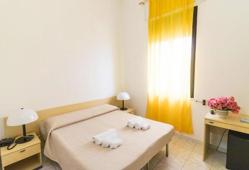 חדר אקונומי, Albergo Palazzo