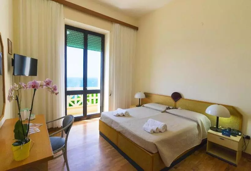 オーシャンビュースタンダードルームバルコニー付き, Albergo Palazzo