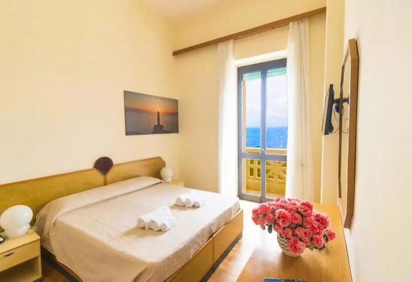 オーシャンビュースタンダードルームバルコニー付き, Albergo Palazzo