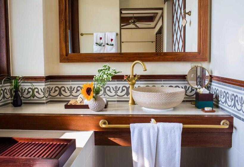 اتاق لوکس, Almanity Hoi An Resort & Spa