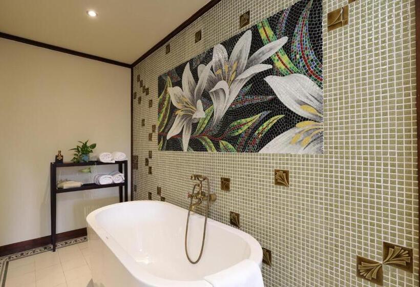 سوئیت با تخت بزرگ, Almanity Hoi An Resort & Spa