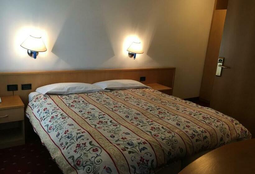 Номер Стандарт, Garni Enrosadira