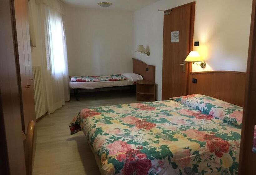 Номер Стандарт Трехместный, Garni Enrosadira