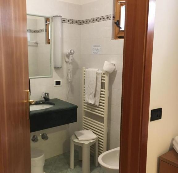 Номер Стандарт Трехместный, Garni Enrosadira