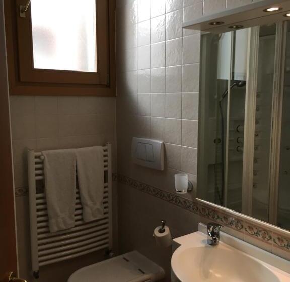 Номер Стандарт Вид на Сад, Garni Enrosadira