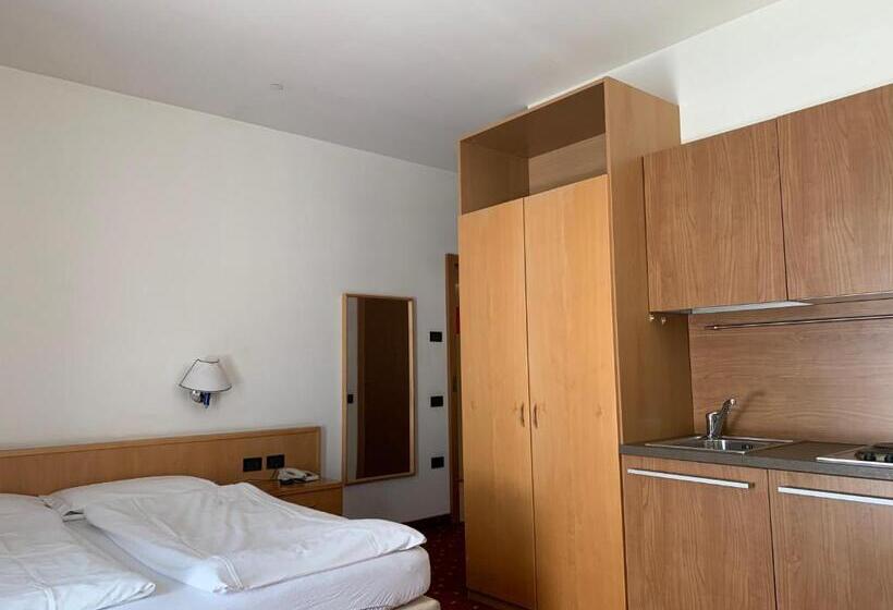 Номер Стандарт с Террасой, Garni Enrosadira