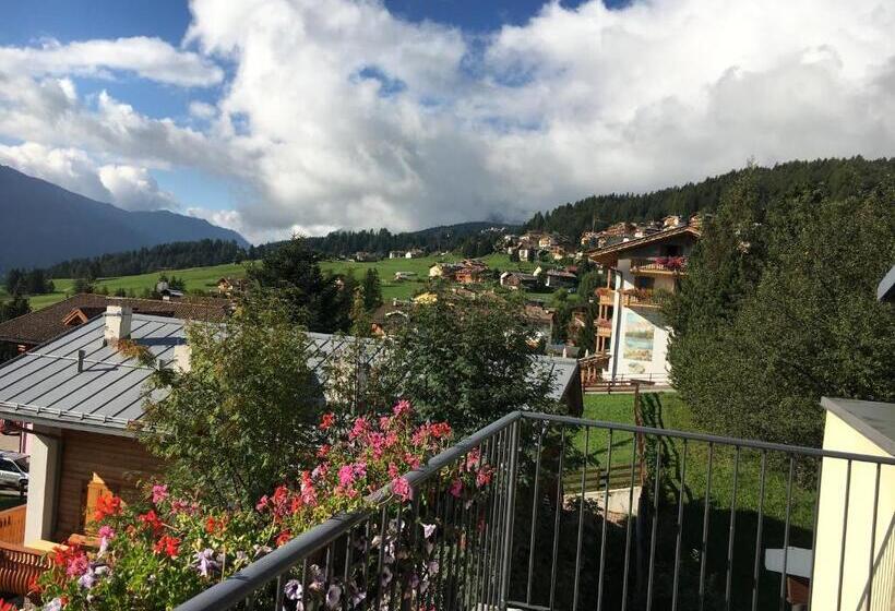 Номер Стандарт с Террасой, Garni Enrosadira