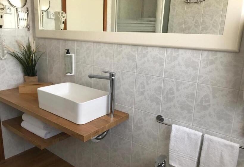 سوئیت با وان آب گرم, Golf