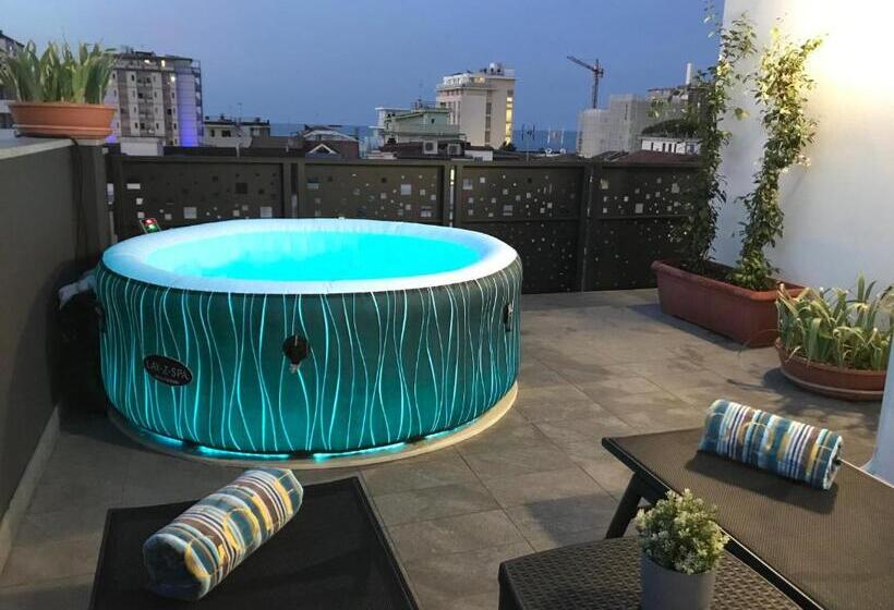 سوئیت با وان آب گرم, Golf