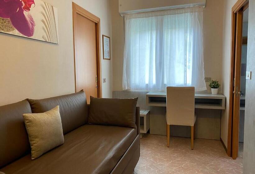 اتاق لوکس سه تخته, Golf