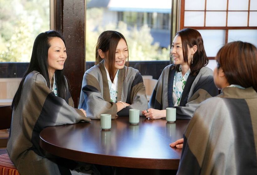 ファミリールーム, Hakonenomori Okada