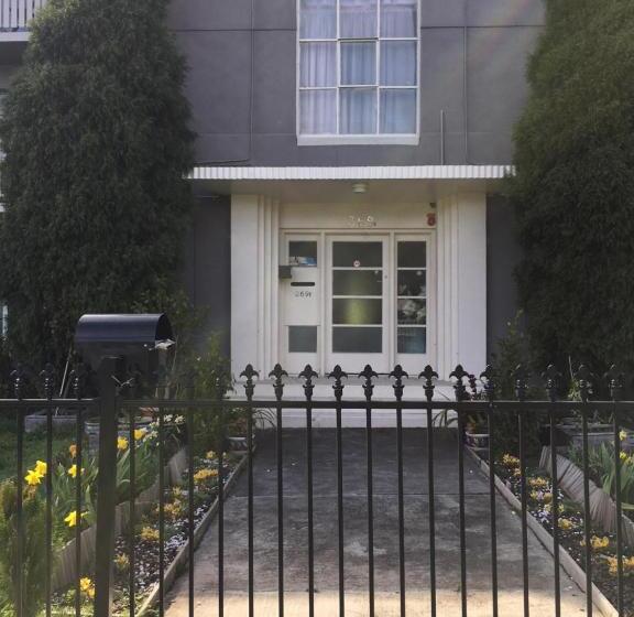 דירת שני חדרים, Hobart Apartments