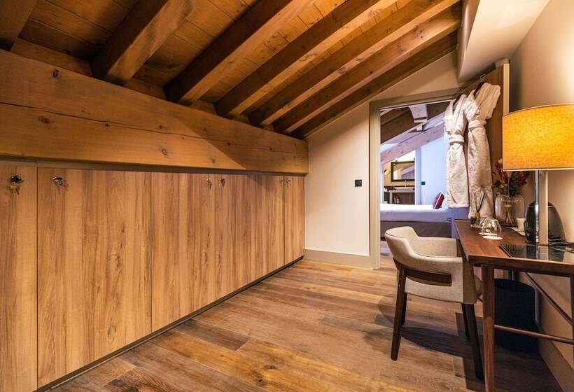 חדר קלאסי, Les Suites De La Potiniere