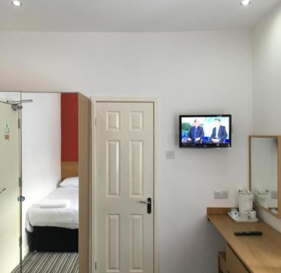 חדר דלוקס, OYO Wave Crest