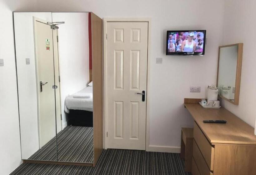 חדר דלוקס, OYO Wave Crest