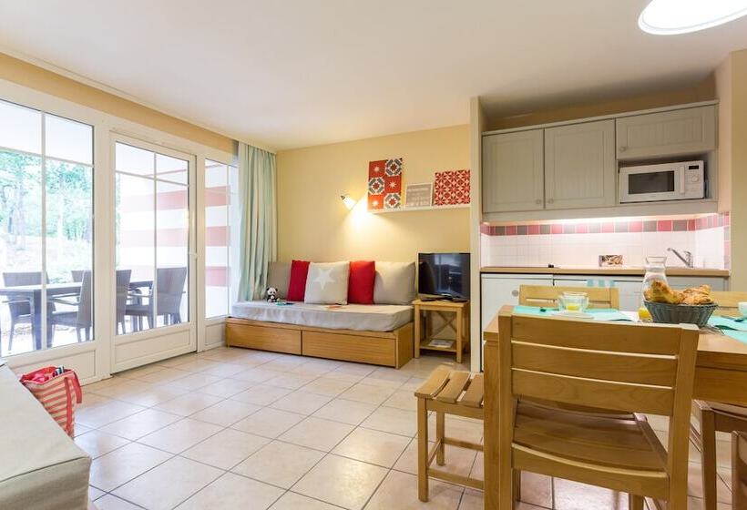 Апартаменты 1 Спальня Вид на Бассейн, Résidence Pierre & Vacances Les Dunes Du Médoc